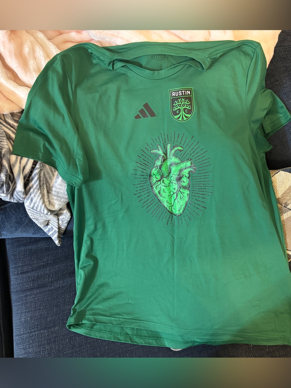 Adidas Austin FC Green Heart Verdes Listos Men’s XL Dri-Fit Shirt